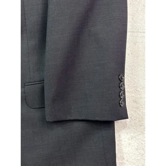 Profilo Uomo 48S 45x29 Charcoal 2pc Pant Suit 100% Wool Pleated Two Button